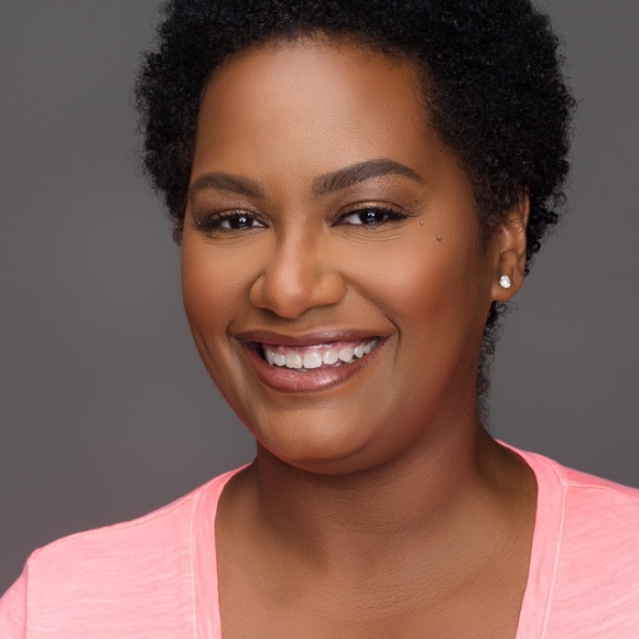 Meet your Posher, Staci - Picture 1 of 3